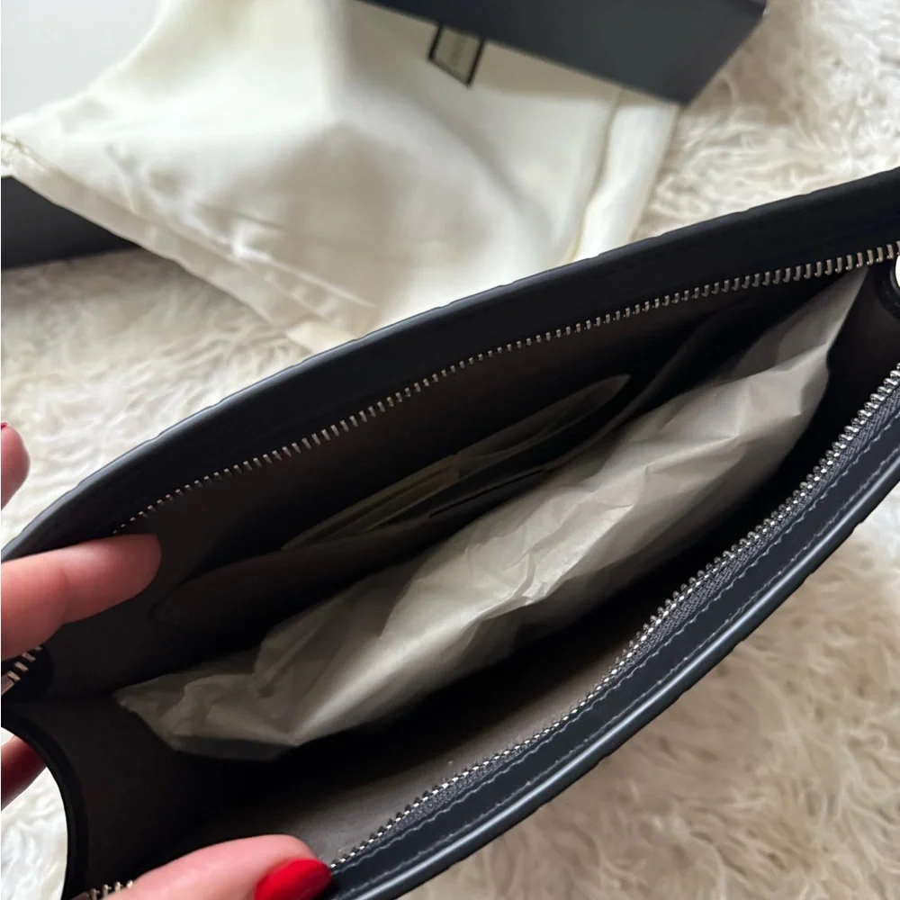 Gucci Signature Web Pouch/ Clutch - Picture 5 of 7